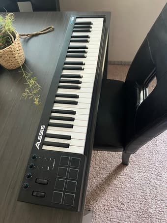 MIDI keyboard -- Alesis 49 1