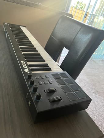 MIDI keyboard -- Alesis 49 2