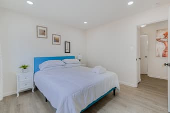 Furnished Room in 4BR/2BA House Walk to Costco & Downtown Redwood City 3