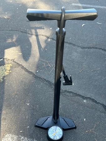 BIKE TIRE AIR PUMP BRAND NEW 1