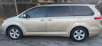 Toyota Sienna LE 2011 172,2xx 1