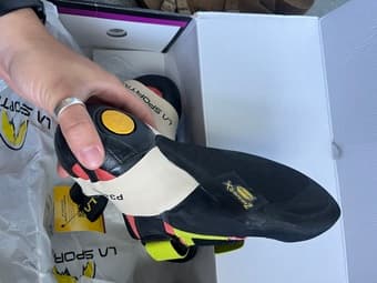 NEW La Sportiva Otaki Climbing Shoes (W - 39.5) 2