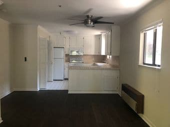 Bedroom with attached private bathroom in Menlo Park Downtown 1