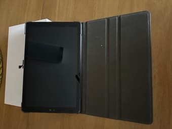 Lume pad 1st gen with case 2