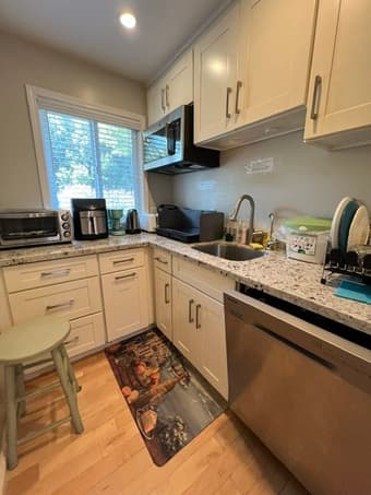 Nice Furnished Room Walk to Stanford In Palo Alto for Female 3