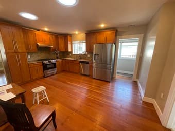 Spacious 4 Bed, 3 Bath House in Menlo Park - Rooms for Rent 1
