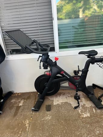 2019 Peloton Bike and weights included 1
