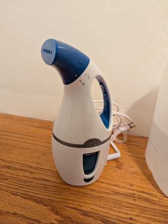 Conair Garment Steamer + distilled water 1