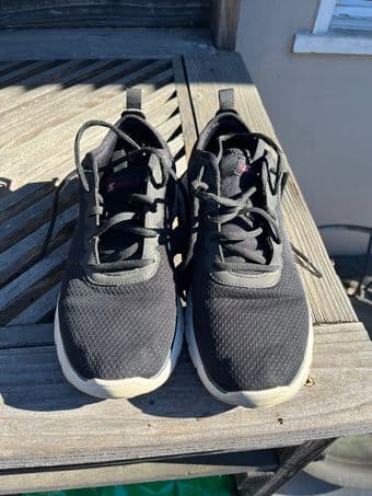 Men's Running shoes - Sketchers size 8 1