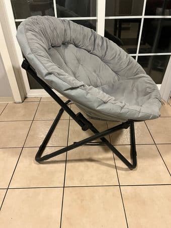 Large round plush chair 2