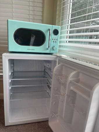 Like-New Insignia Microwave and Mini-freezer 1