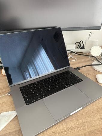 MacBook Pro 2023 - 16 inch, 1TB SSD, 32 GB RAM, Apple M2 Pro 2