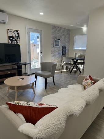 Private Room for Rent in 4B/2-BathHouse at Redwood CityNear Stanford - 1