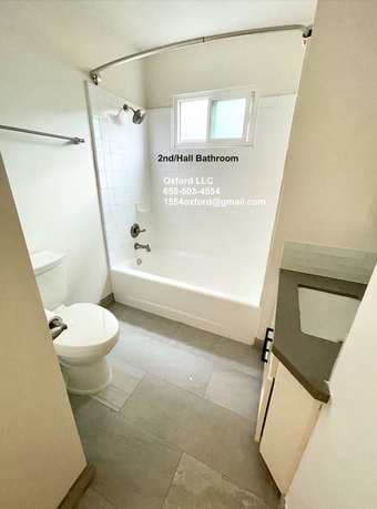 2bd/2ba Redwood City home - open layout, vaulted, skylights! 4