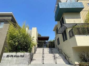 1 Bedroom/Bathroom of townhouse available for female renter(Palo Alto) 1