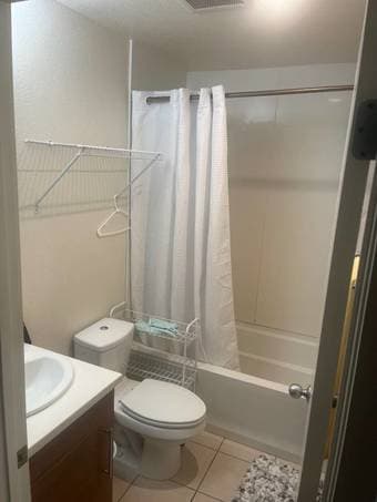1 Bedroom/Bathroom of townhouse available for female renter(Palo Alto) 3