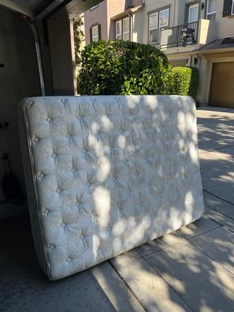 Free queen mattress 2