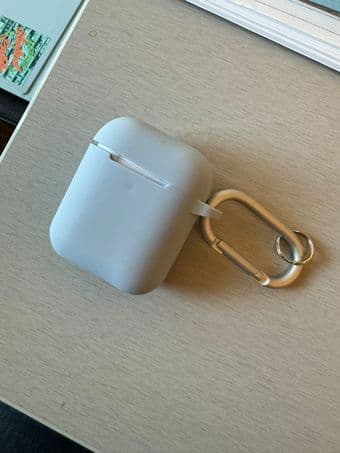 Apple AirPods (2nd Generation) 2