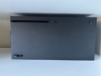 Selling Xbox Series X - Diablo Bundle + 2 pads (almost new) + 1 free t 1