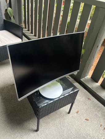 Samsung Curved 27" Monitor 2