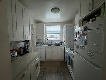 Room in 2bed/1bath available in Palo Alto, steps away from Stanford! 2