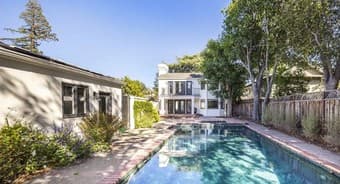 Classy House with Pool Needs You 4