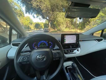 2021 Toyota Corolla Hybrid, low mileage 4