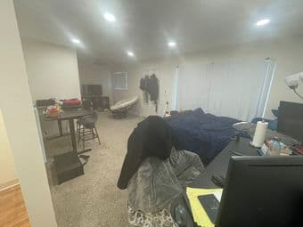 Studio apartment for lease, 420 sq ft, renovated bath, w parking spot 2