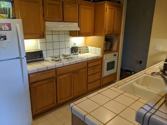 Mid sized bedroom (shared bathroom, big closet) in Mountain View 4