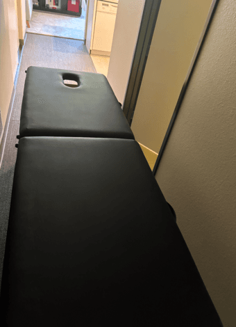 Selling massage table (foldable) 1