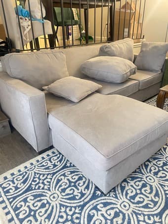 Stylish Sofa Set!! 2