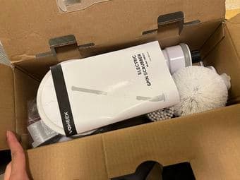 Almost new electronic scrub for cleaning the floor and bathroom 2