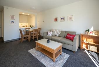Subleasing On-Campus Hulme Midrise 1 BR Apartment Dec 6 - Jan 12 3