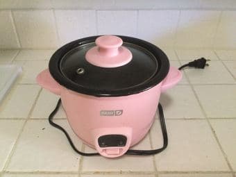 Mini Rice Cooker (pink) with Removable Nonstick Pot 2