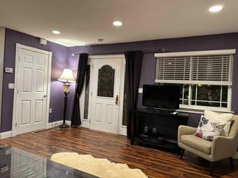 1 bed/1 bath back cottage in RWC, all utilities included 1