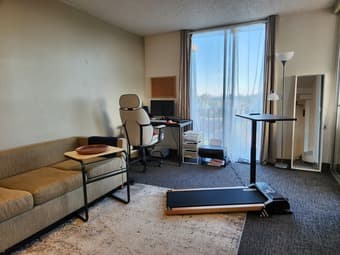 1B1B On-campus housing available from Dec 6 3