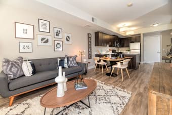 Master Bedroom with Ensuite Bathroom for Rent in 2B2B Apt 94040 2