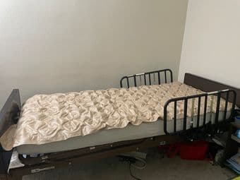 Medical electric, adjustable bed 1