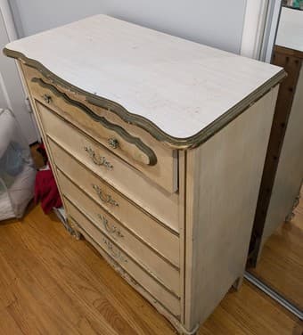 Dresser 2