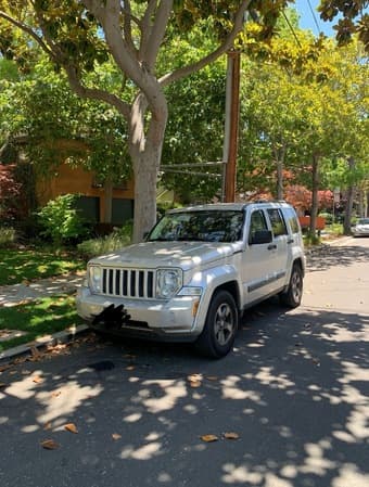 JEEP LIBERTY Rental Jan-March $200/week 1