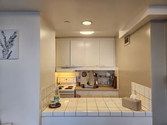 1B1B On-campus housing available until Jan 12 2