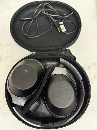 Sony Noise Cancelling Headphones WH1000XM2: Over Ear Wireless Bluetoot 1