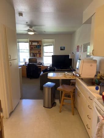 [EV Studio 6] Sublet between Jan 2-31 1