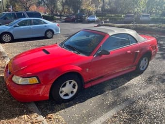 2000 Convertible Ford Mustang with brand new engine 1