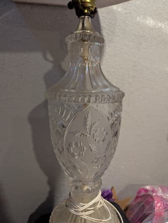 Classy lamp with 9 spare lightbulbs 2