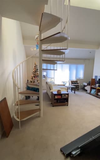 Cozy loft 10 min walk to Stanford campus 2