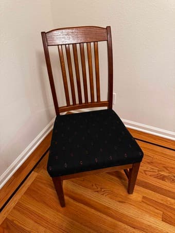 6' x 3.5' Dining Room Table with 1' insert and 6 Chairs 4