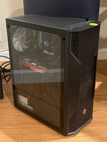 Moveout sale - Monitor + Desktop PC with free Keyboard, Speaker, Mouse 1