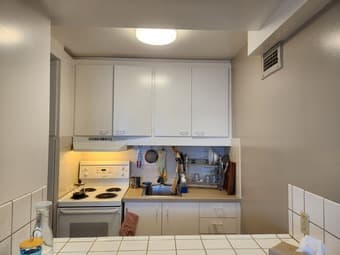 1B1B On-campus housing available until Jan 12 2