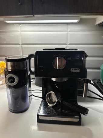 Delonghi Espresso Machine + Krups Burr Grinder 2